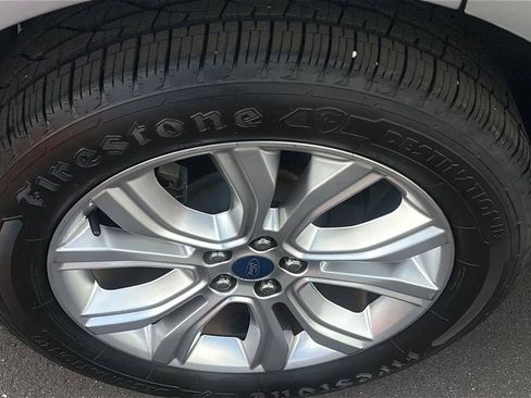 Used 2020 Ford Edge Titanium w/ Equipment Group 301A FWD image 17