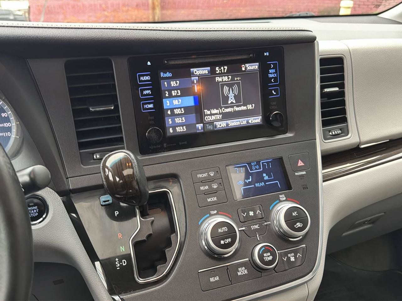 Used 2016 Toyota Sienna XLE AWD/4WD image 18