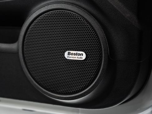 Used 2013 Chevrolet Camaro SS image 30