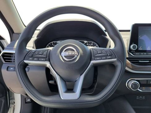 New 2026 Nissan Altima 2.5 SV FWD image 31