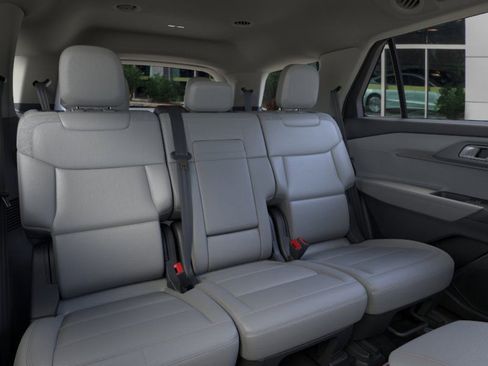 Used 2026 Ford Explorer Active w/ Active Comfort Package AWD/4WD image 11