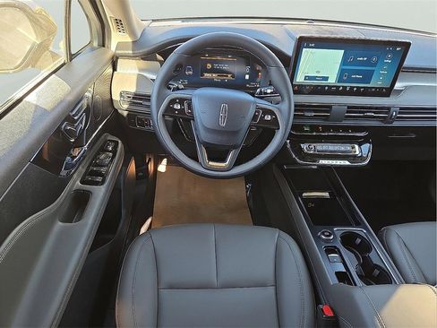 New 2026 Lincoln Corsair Premiere image 10