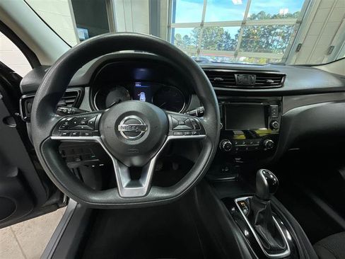 Used 2019 Nissan Rogue Sport S image 13