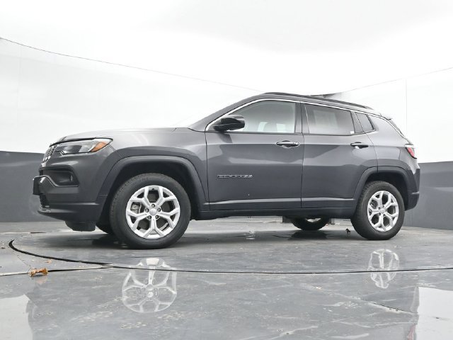 Used 2024 Jeep Compass Latitude AWD/4WD image 45