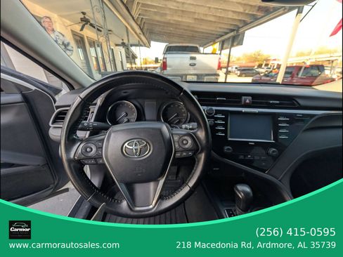 Used 2020 Toyota Camry SE image 5