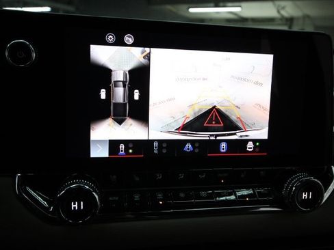 Used 2023 GMC Canyon Denali image 24