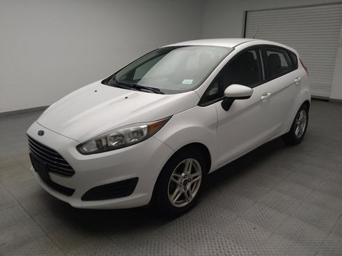 Used 2017 Ford Fiesta SE image 2