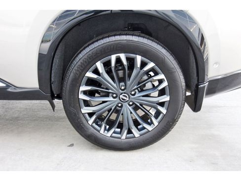 Used 2024 Nissan Rogue Platinum w/ Platinum Premium Package FWD image 32