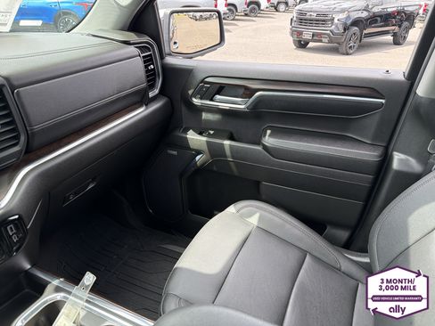 Used 2024 GMC Sierra 1500 SLT w/ SLT Premium Plus Package AWD/4WD image 24