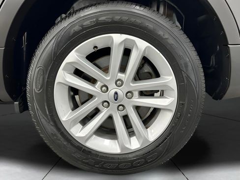 Used 2016 Ford Explorer XLT image 22