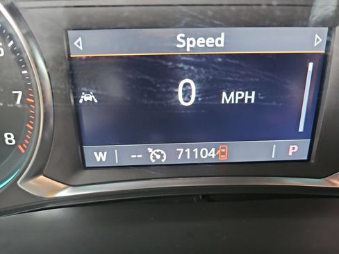 Used 2023 Chevrolet Traverse LT FWD image 12