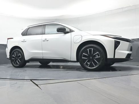 Certified 2026 Toyota bZ XLE image 39