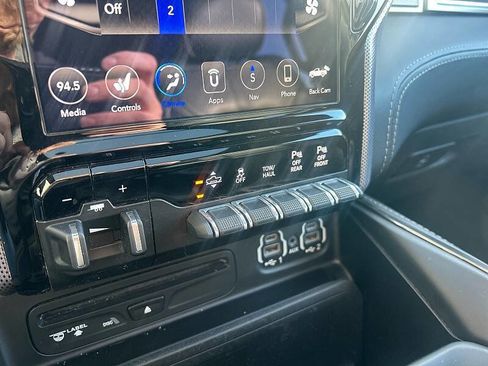 Used 2019 RAM 1500 Limited image 40