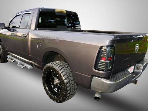 Used 2016 RAM 1500 Classic SLT image 3