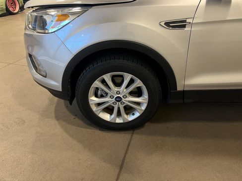 Used 2017 Ford Escape SE AWD/4WD image 42