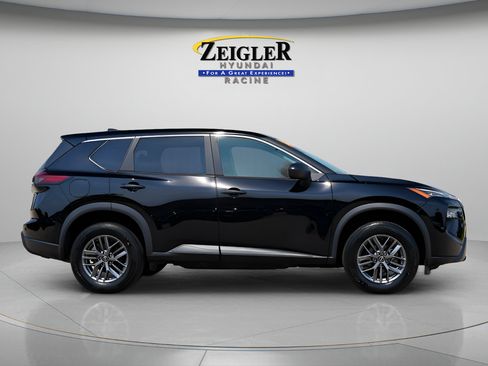 Used 2024 Nissan Rogue S AWD/4WD image 8