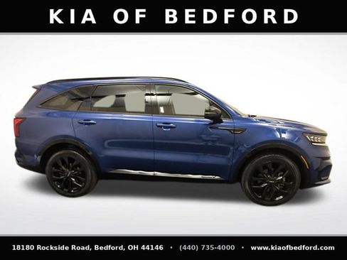 Certified 2023 Kia Sorento SX FWD image 4