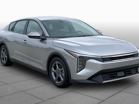 Used 2025 Kia K4 FWD image 3