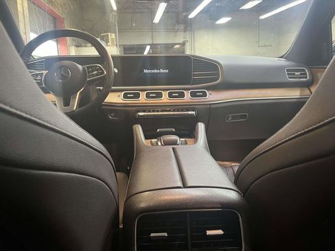 Used 2022 Mercedes-Benz GLE 350 4MATIC w/ Premium Package image 11