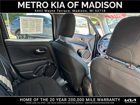Used 2017 Jeep Renegade Altitude AWD/4WD image 34