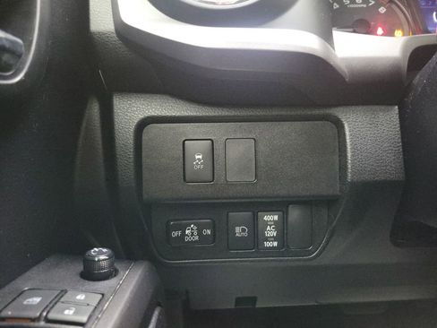 Used 2021 Toyota Tacoma TRD Off-Road image 15