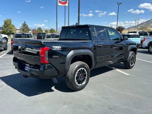Used 2025 Toyota Tacoma TRD Off-Road image 10
