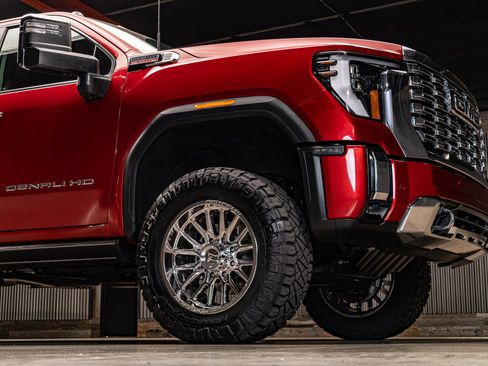 Used 2024 GMC Sierra 2500 Denali w/ Denali Reserve Package image 12