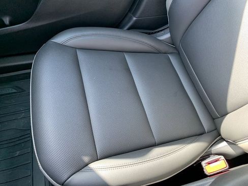 Used 2025 Chevrolet Trax ACTIV w/ Sunroof Package image 24