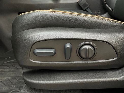 Used 2023 GMC Terrain AT4 w/ Infotainment Package II image 12