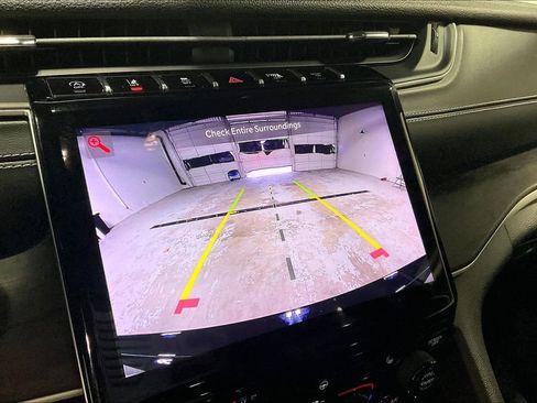 Used 2023 Jeep Grand Cherokee Limited RWD image 27
