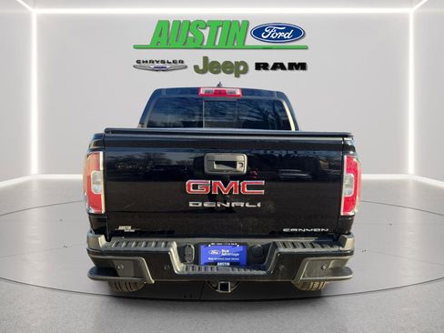 Used 2022 GMC Canyon Denali image 4