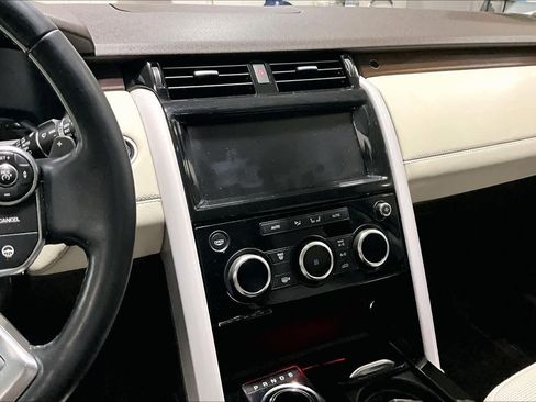 Used 2018 Land Rover Discovery HSE Luxury image 7