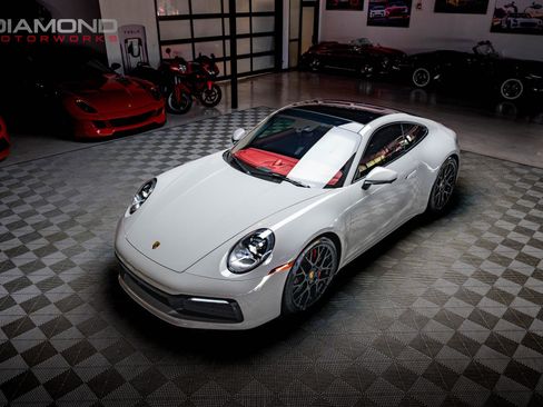 Used 2024 Porsche 911 Carrera S RWD image 2