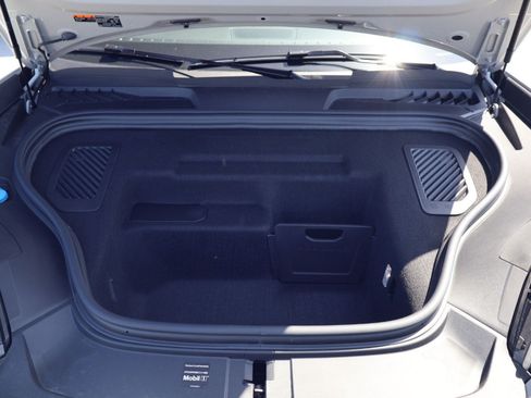 New 2026 Porsche Macan Electric RWD image 26