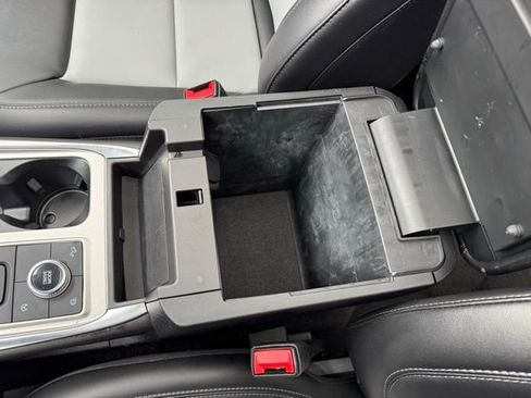 Certified 2023 Ford Explorer XLT w/ Equipment Group 202A image 21