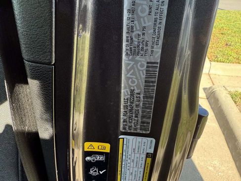 Used 2024 Jeep Wrangler Unlimited AWD/4WD image 34