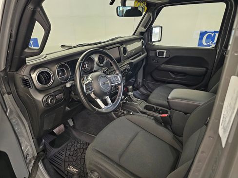 Used 2021 Jeep Wrangler Unlimited Sahara w/ Uconnect 4C Nav & Sound Group AWD/4WD image 3