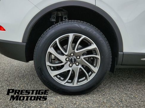 Used 2022 Lincoln Corsair AWD w/ Equipment Group 101A image 28