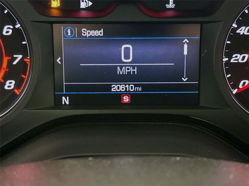 Used 2023 Chevrolet Camaro LT RWD image 4