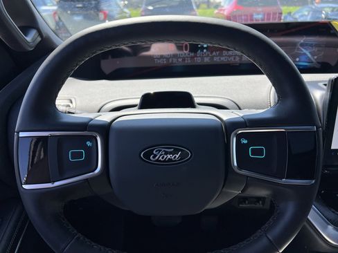 New 2026 Ford Expedition Platinum image 16