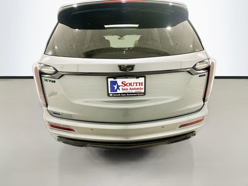 Used 2023 Cadillac XT6 Sport image 6