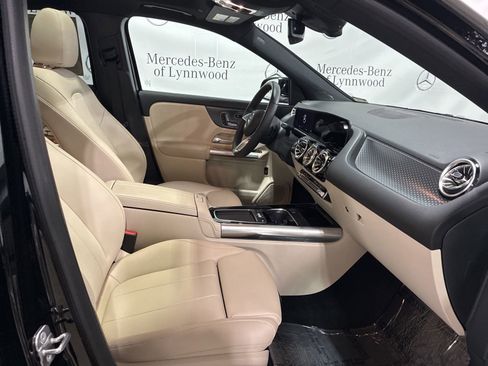 Used 2025 Mercedes-Benz GLA 250 4MATIC image 28