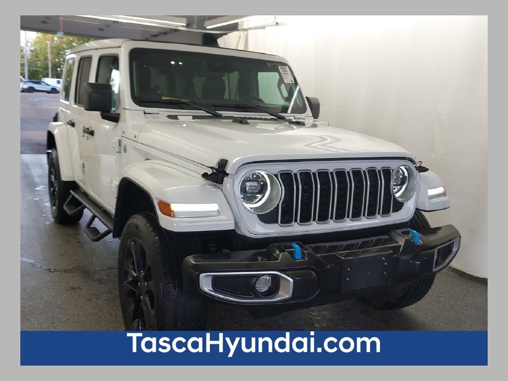 Used 2024 Jeep Wrangler Unlimited Sahara AWD/4WD image 1