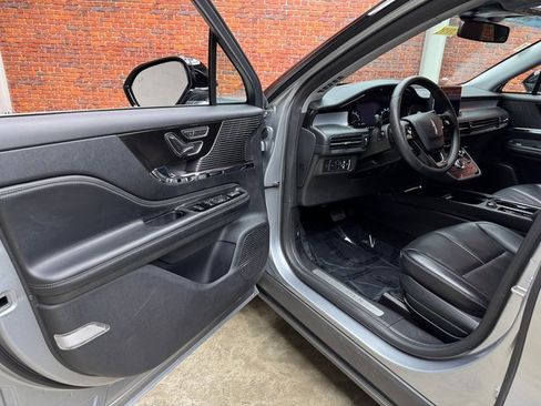 Used 2022 Lincoln Corsair AWD w/ Equipment Group 101A image 8