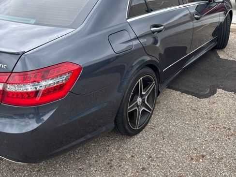 Used 2011 Mercedes-Benz E 350 4MATIC Sedan image 3