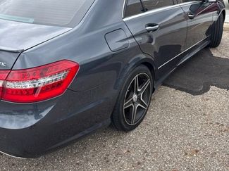 Used 2011 Mercedes-Benz E 350 4MATIC Sedan video 3