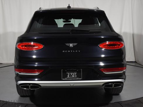 Certified 2023 Bentley Bentayga Extended Wheelbase image 4