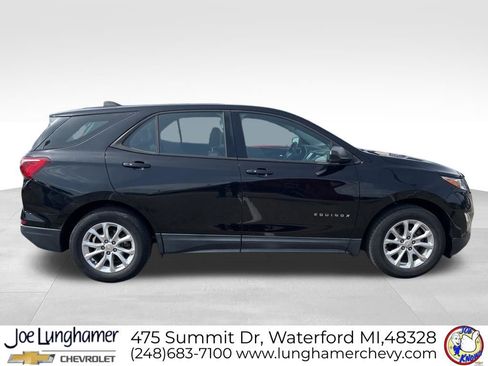 Certified 2018 Chevrolet Equinox LS image 2