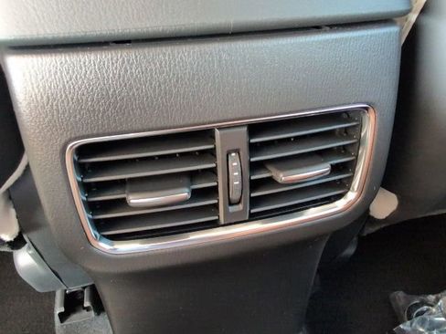 Used 2025 MAZDA CX-5 AWD 2.5 S w/ Preferred Package image 12