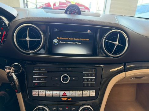Used 2017 Mercedes-Benz SL 550 image 38